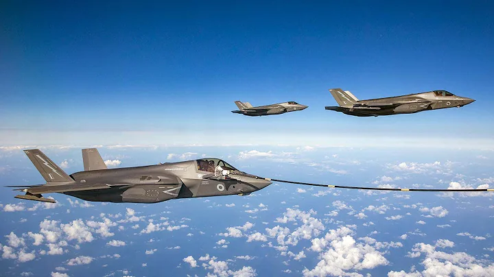 UK and USMC F-35 jets conduct air-air refuelling while flying from HMS Queen Elizabeth