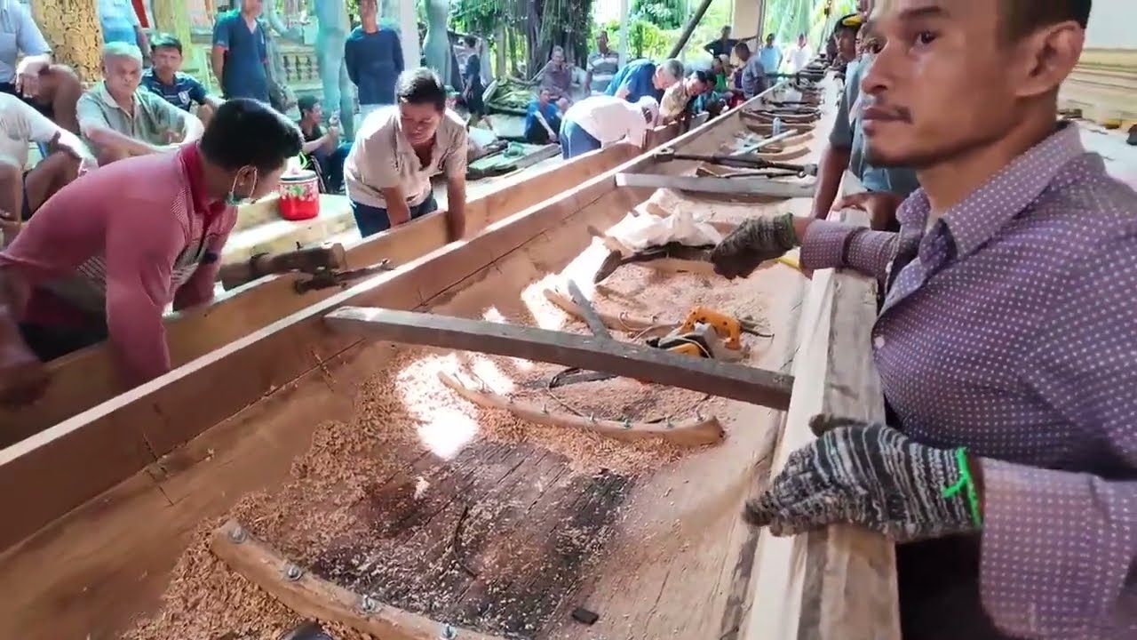 ទូកលុងវត្តសិរីកណ្តាលនៅវៀតណាម - Lên Ván Nhảy Ghe Độc Mộc Chùa Kandal Vĩnh Châu 16-7-2025