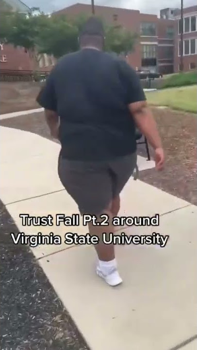 He did a trust fall around campus and the reactions were incredible 😂