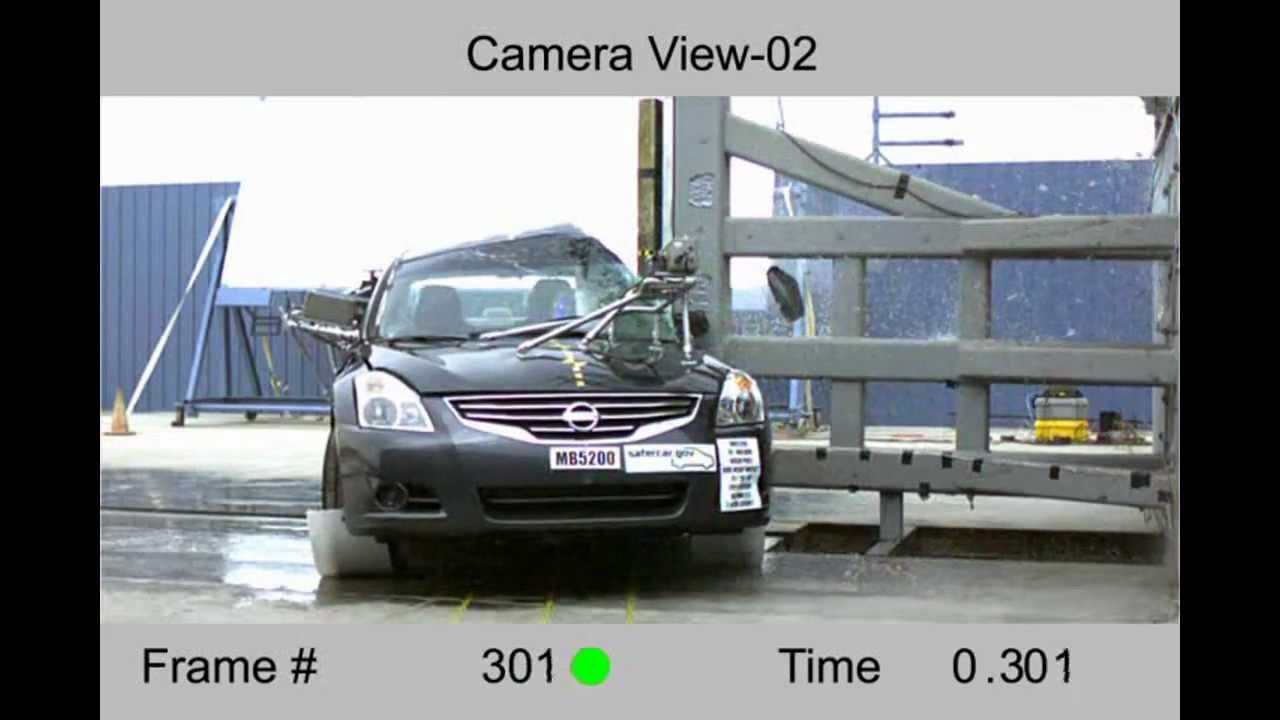 Crash test nissan altima