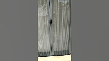 Cửa lưới chống muỗi xếp xích không ray 2 cánh lắp cho cửa đi đẹp và hiệu quả ngăn chặn côn trùng