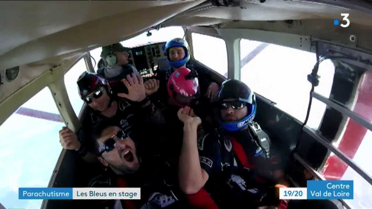 Loiret : l'équipe de France de parachutisme actuellement en stage !