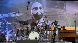 Drum Solo: Calvin Rodgers x Larnell Lewis