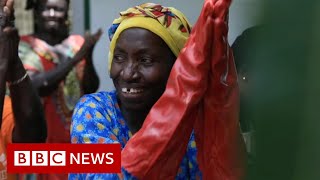Gardeners turning waste into fertilisers in the Gambia - BBC News