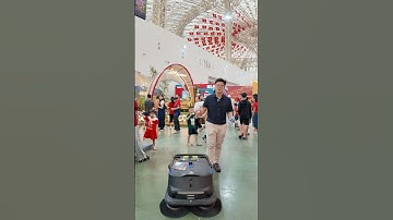 Robot ăn rác cực khoẻ tại Vinexpo