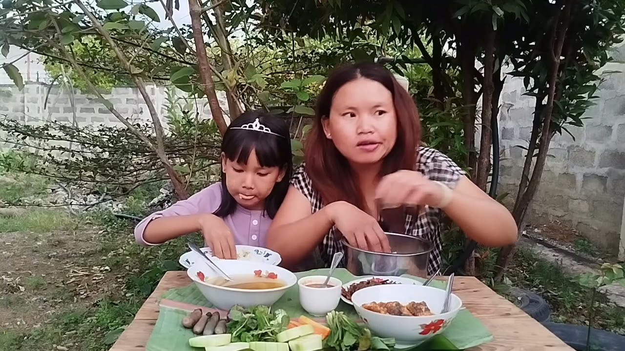 ထမင်းစားပါမယ်ရှင့်🤤🥰