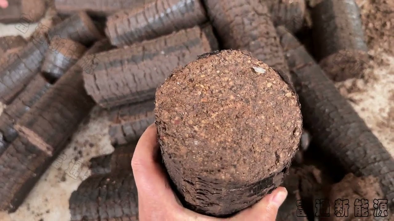 Corn cob briquette machine with 30% moisture content is used