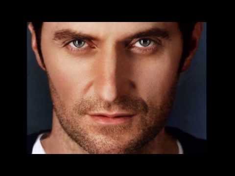 Video: Richard Armitage Neto vrednost: Wiki, poročen, družina, poroka, plača, bratje in sestre