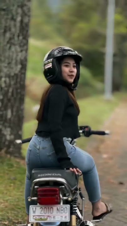 Ladies cantik motor CB