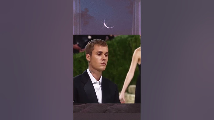 Night of Gala justin looking at selena