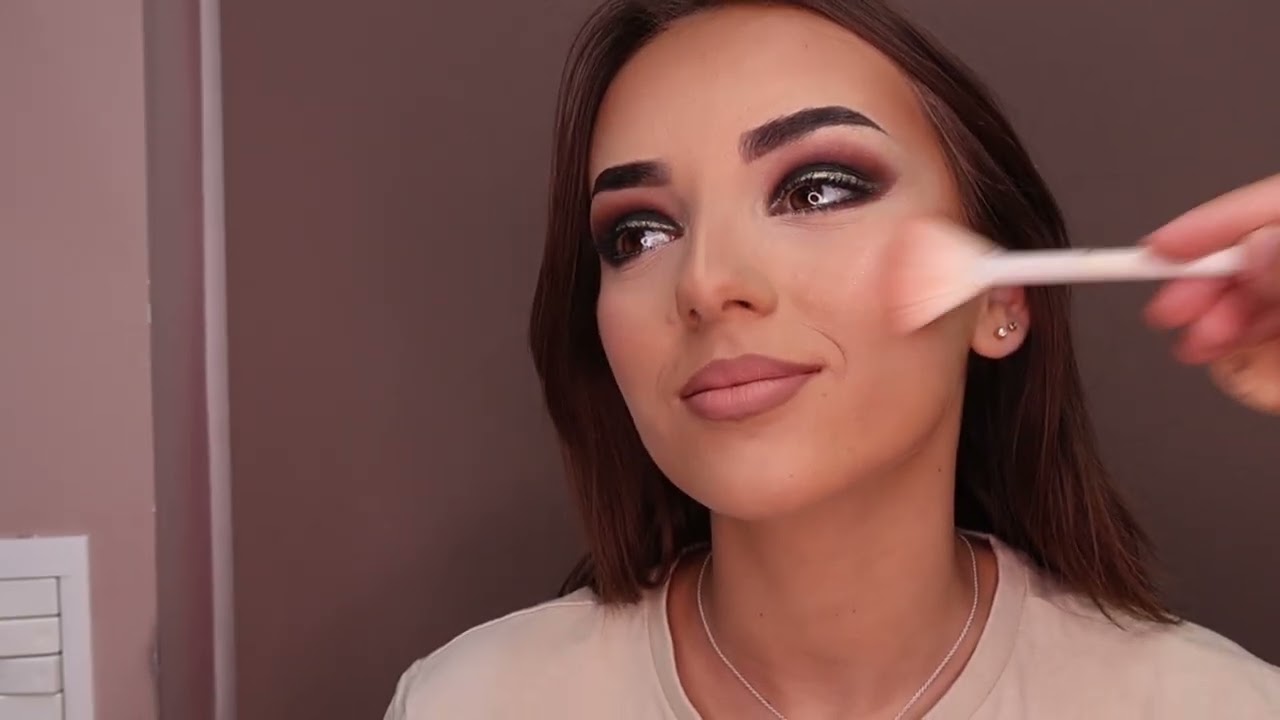 Get the Glow ✨ Highlighter Magic in Seconds - MAC Hyper Real Glow palette