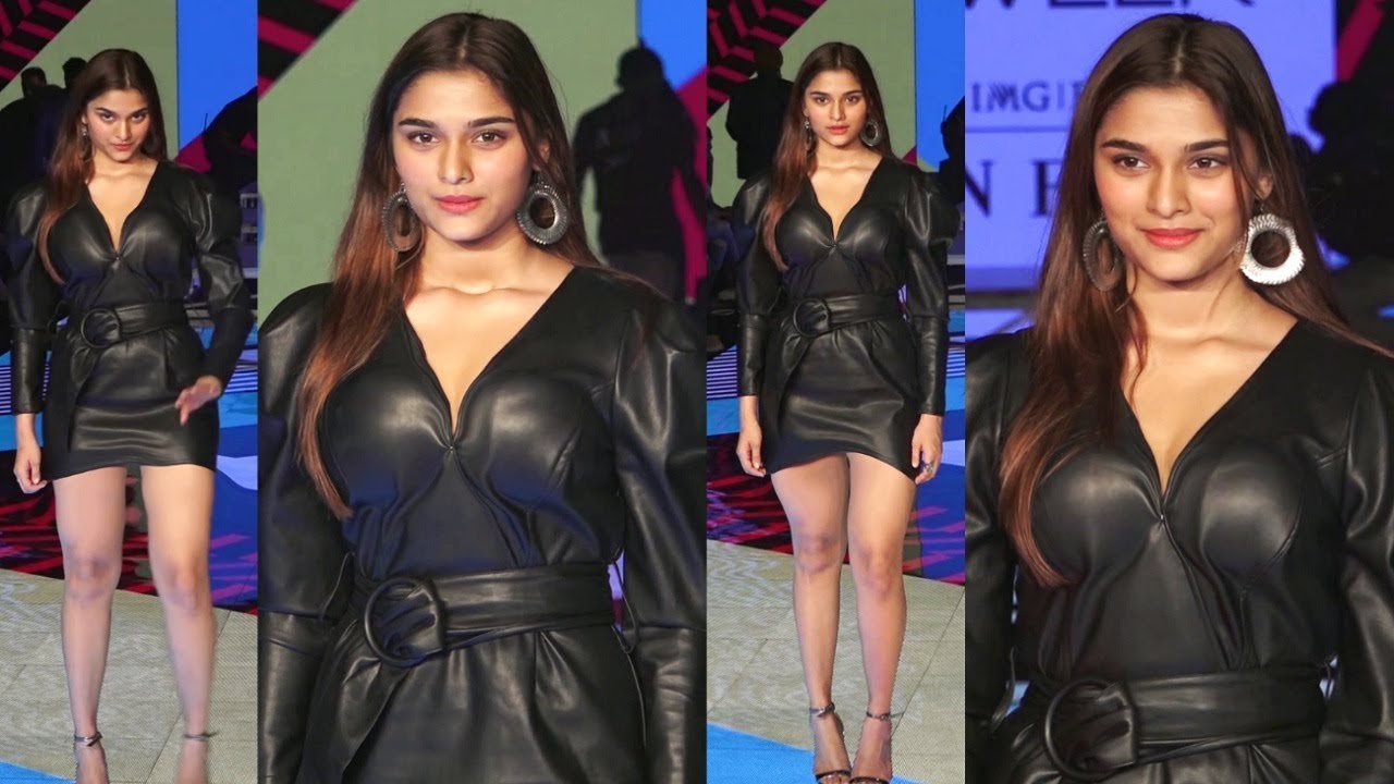 Download Saiee Manjrekar H0TT In Sh0rt Latex Dress At LAKME Fashion Week 2020 India