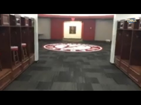 Tour the Alabama Football Locker Room - YouTube