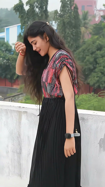 summa oru try 😅golden sparrow song💞 pudichirukaa..! #dance #couplestatus #trendingshorts #shortfeed