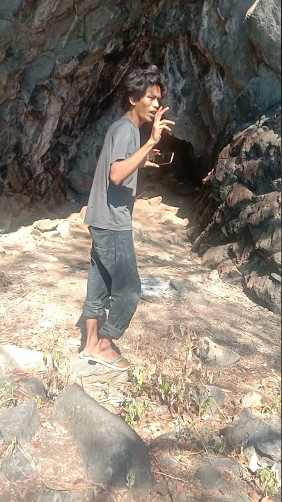 GUA ULAR PITON RAKSASA DI SAMPUNGU