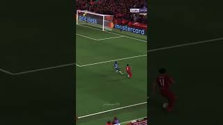 صلاح ⚽ اذا كان عندهم كرستيانو عندنا صلاح يانو😂😂❤️⚽