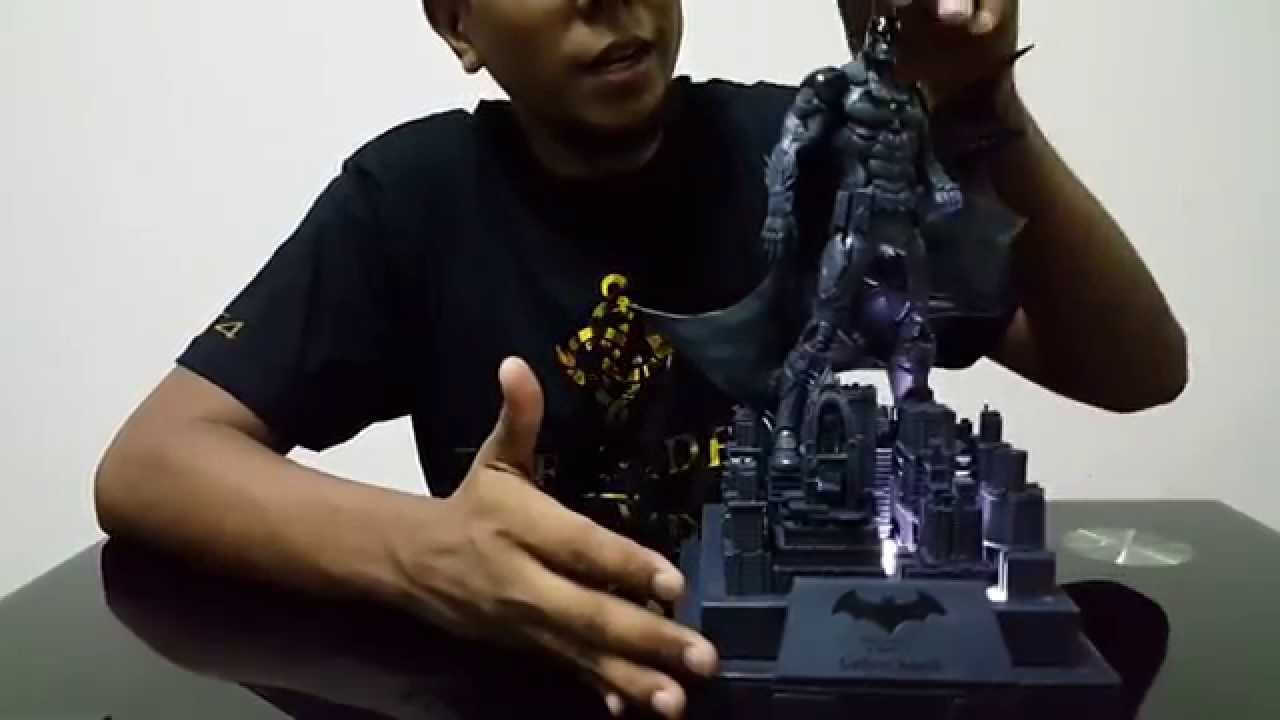 Batman Arkham Knight Limited Collector's Edition With 12" Statue PS4