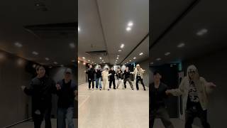 드디어 펜타곤 무대 𝓓-1! 유니버스 만날 준비 완료🫶