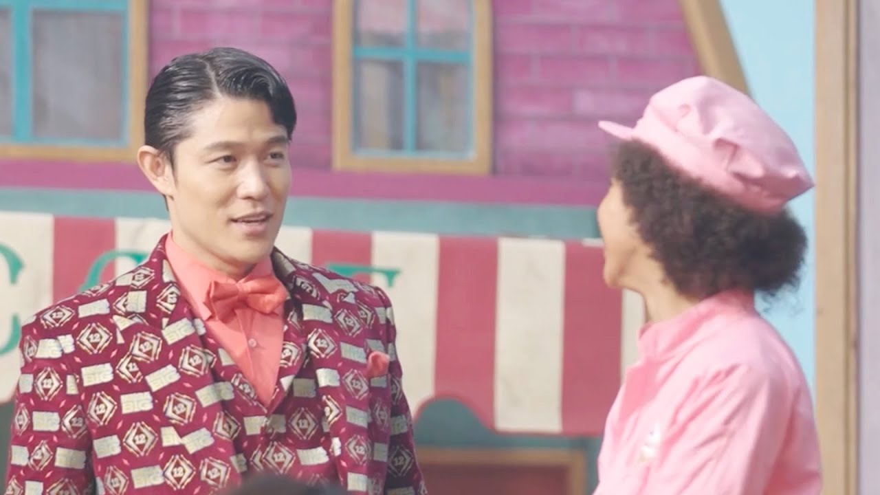 鈴木亮平、外国人キャストと英語でやりとり／「MEGA BIG」新CM＋インタビュー＋メイキング