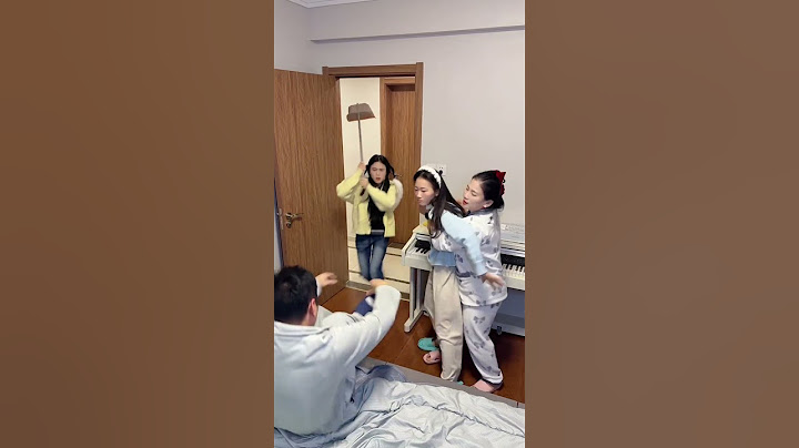 女儿看到妈妈被欺负立馬衝上去帶走媽媽揍爸爸！ #搞笑 #funny #comedy
