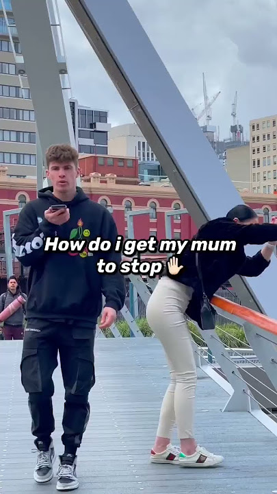 SCREAMING SIRI PRANK! 😂 #shorts