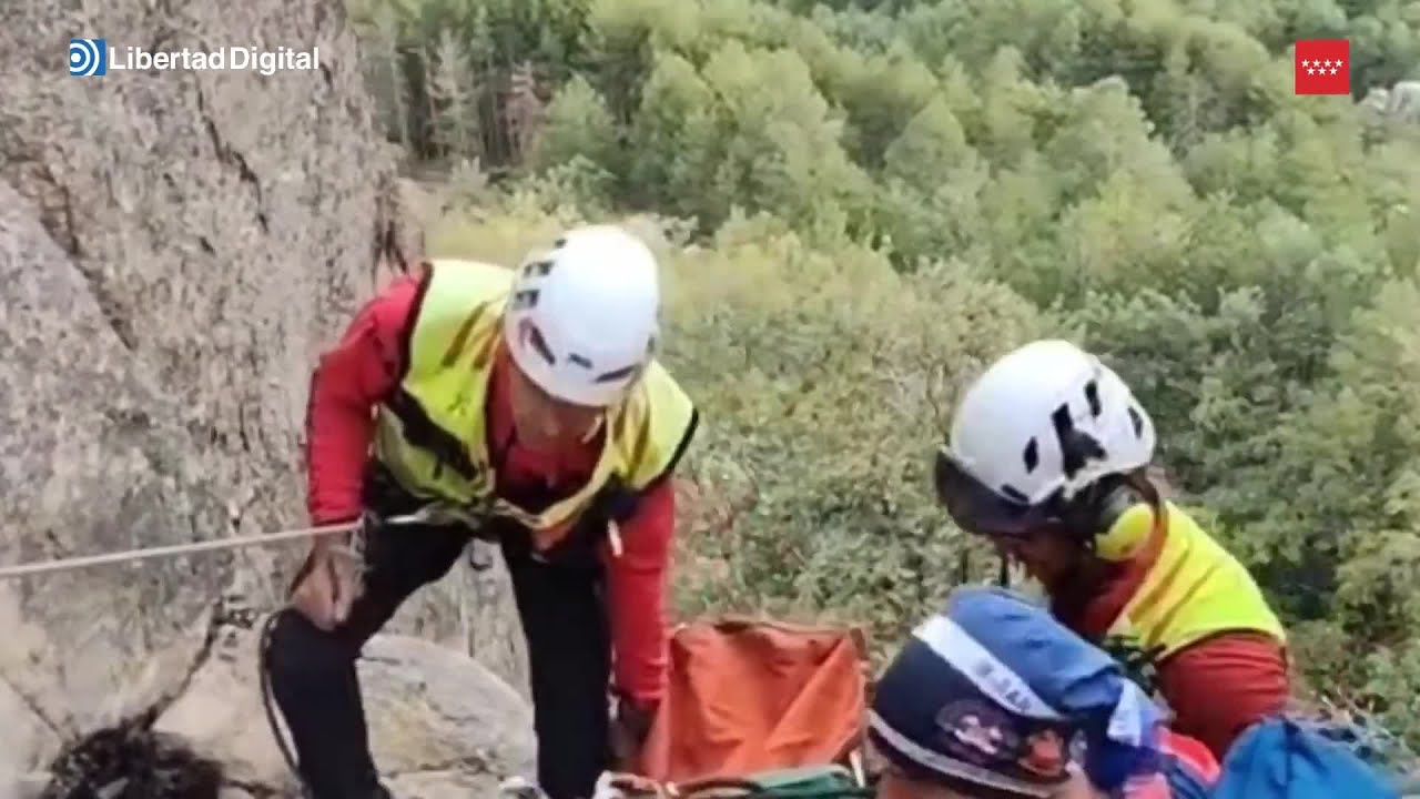 Así ha sido el rescate a un joven escalador en La Pedriza - YouTube