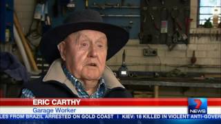 This 97 year old man still working hard 3