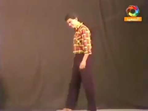 عمرو دياب وهو صغير اتحداك ان سمعت هذا المقطع من قبل