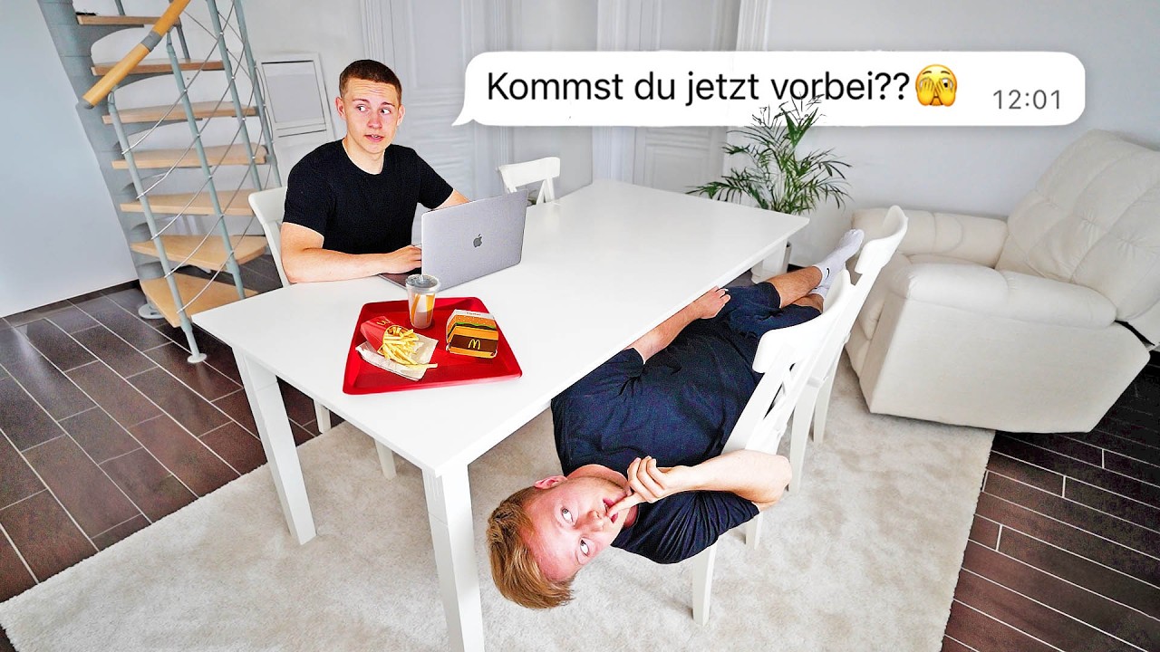 Ash weiß nicht dass ich in seiner Wohnung bin😲