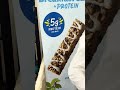 Blake's • Cada barra oferece 5 g de proteína vegetal limpa, usando ingredientes como proteína de