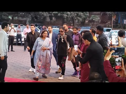 Grand Entry: MC Stan and Munawar Faruqui At the Lokmat Digital Creator award 2023 - YouTube