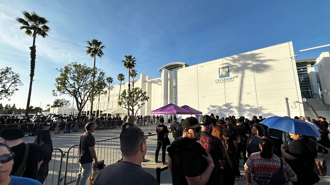 Безумие на CreepIE Con ​​| Встреча с Робертом Энглундом на КРУПНЕЙШЕЙ конвенции ужасов в Ирландии.