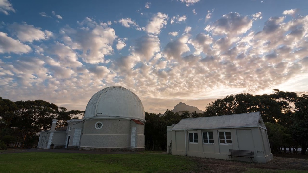 Unlocking the Secrets of the Universe: Mesmerizing Timelapse of Sky and Science at SAAO