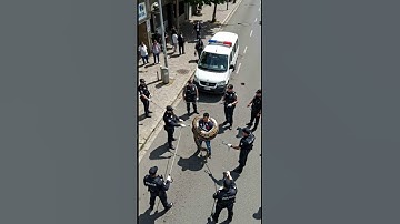 Brave Police Officers Rescue a Man from a Giant Python Attack