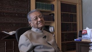 PM Najib destroying Malaysia, stoking racial tensions: Mahathir