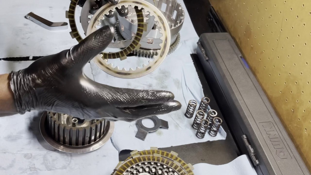 Yamaha R1 Clutch Inspection
