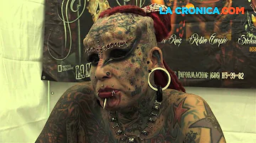 ¿Cómo se llama la mujer con más tatuajes del mundo?