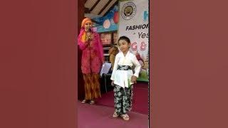 Lomba Fashion Show  Baju Adat TK Lab UM Malang 'A Star Class 2016