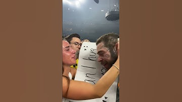 Thumbnail of How Post Malone treats his fans 😳