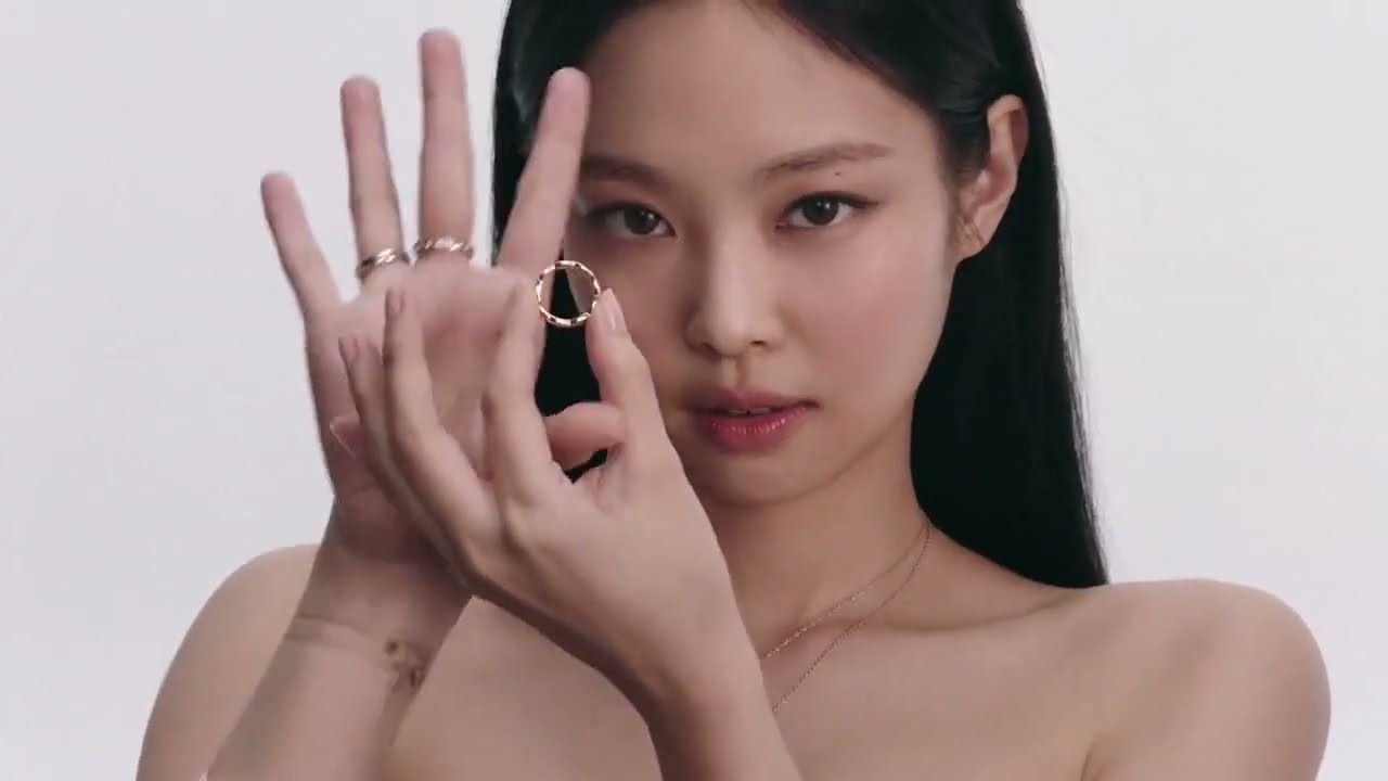 CHANEL COCO CRUSH 2023 Collection featuring JENNIE 