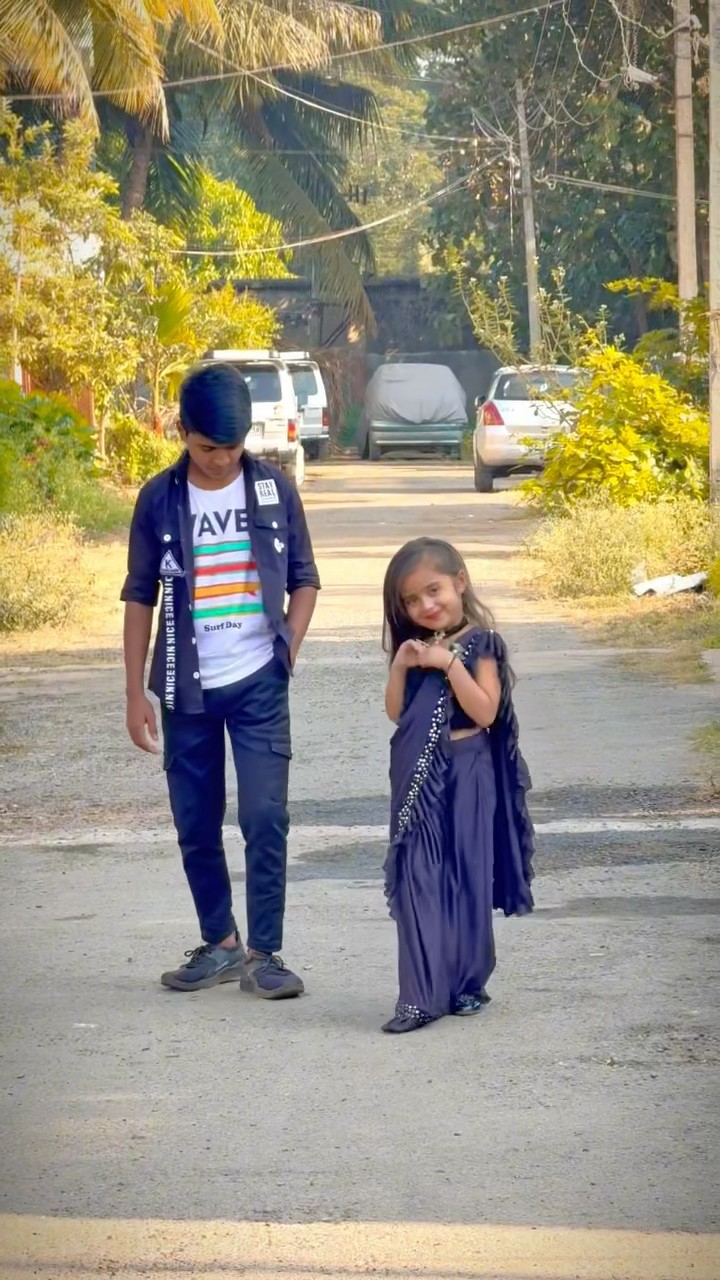 Main tera boy friend ??? @nishita1962 #mainteraboyfriend #trending #couple #love #rowdybaby