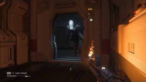 FINALLY using the flamethrower - Alien: Isolation [12]