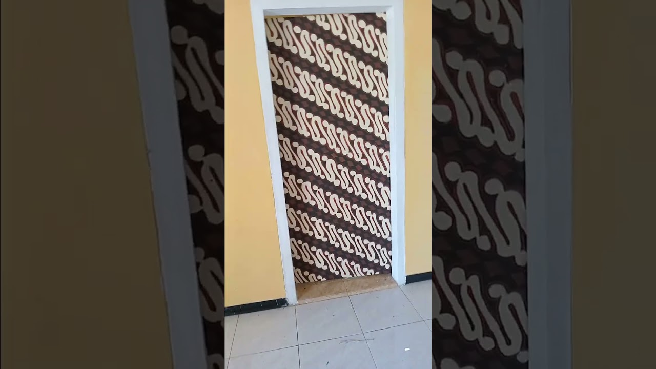 Mural batik parang sederhana