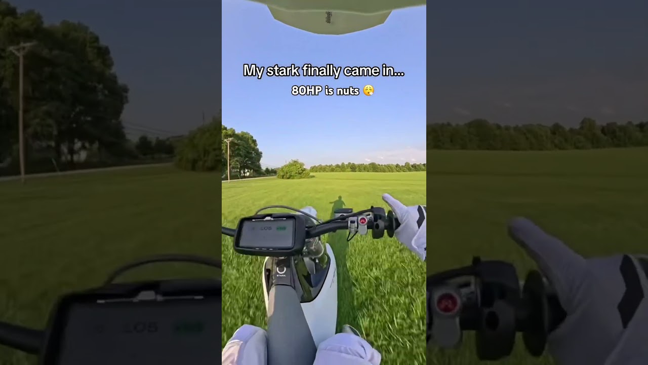 Could barley hold on 😅😅🤯 #starkvarg #fyp #80hp #dragrace #surron #motorcyclecrash #stunt #fail