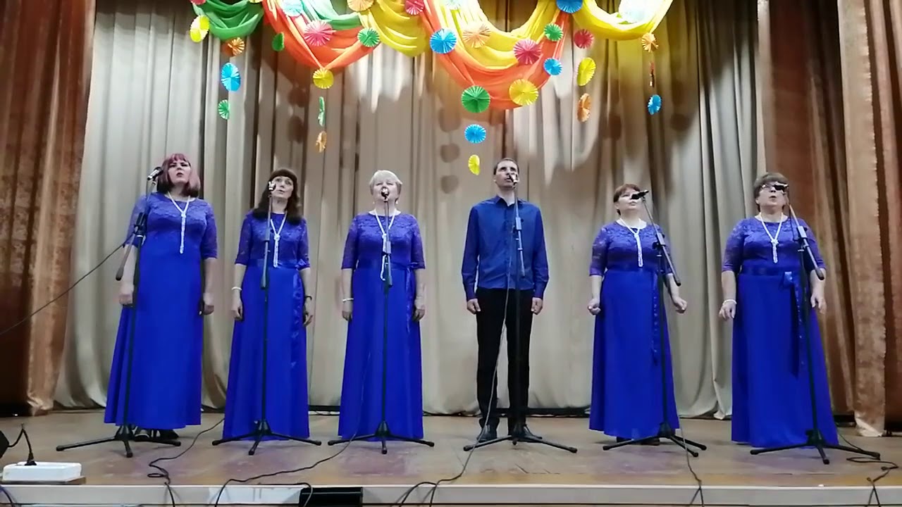 За тихой рекою калина