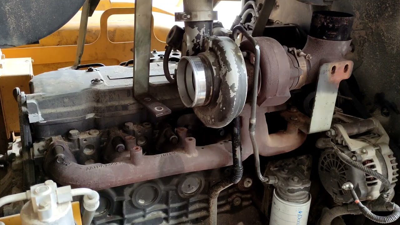 Liu Gong vađenje popucalih vijaka iz glave motora