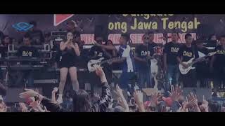 NIA JOVANKA terbaru  - Konco Mesra RAS DANGDUT LIVE di Lapangan Pucang Secang Magelang