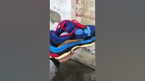 Giày balenciaga triple s super fake giá bao nhiêu năm 2024