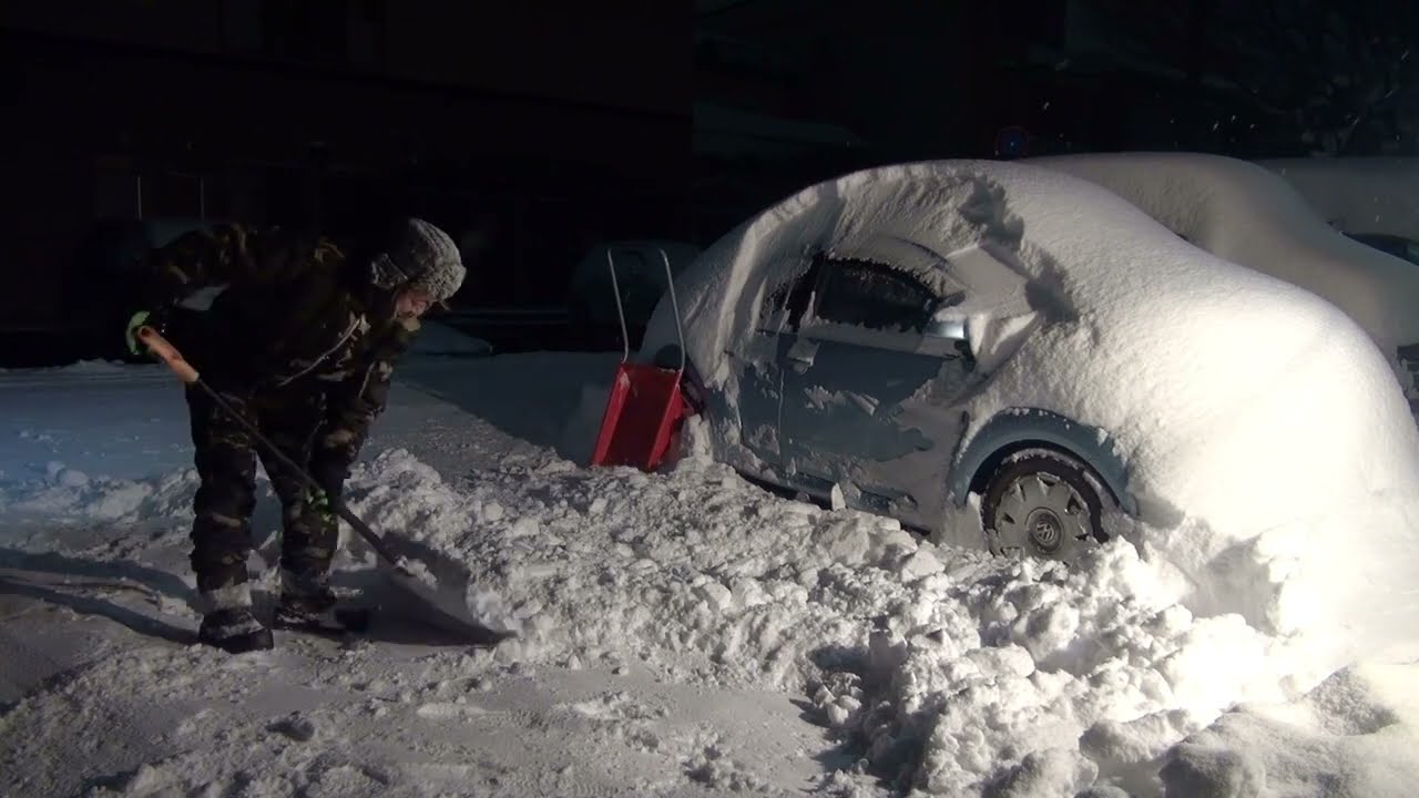 先週の大雪後の深夜の雪かき！まいった！まいいった！(;^ω^)