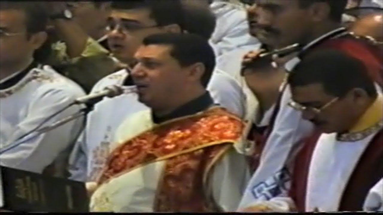 قطع الساعة الثالثة - عيد العنصرة 2001 - الاباء الاساقفة والمعلم ابراهيم عياد